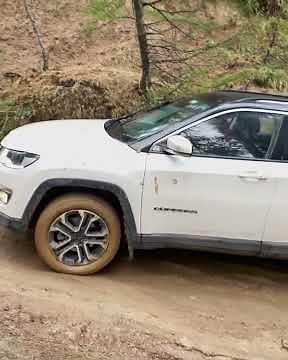 Jeep compass 4×4 mud off road.