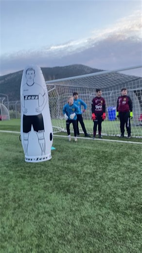 Sit Palle Alte: Goalkeeper Coaching Tips