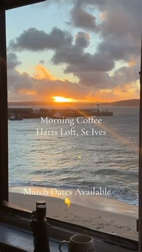 SmartChoice Stays on Instagram: "March by the sea 🌊 Spring light, calm tides, and the beach right outside your door at Harts Loft, St Ives. Remaining March dates available: 2–5 | 8–10 | 14–21 | 25–28 🐾 Dog friendly 🏖 Harbourfront & beachfront 🔗 Book via link in bio (direct, Airbnb & Booking.com) #StIvesCornwall #StIvesHoliday #CornwallHoliday #DogFriendlyCottage #VisitCornwall"