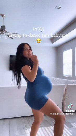 Pregnancy self-care rituals: Because every mom deserves a moment! 🛁💆‍♀️ #SelfCareMoments #pregnant #bigbelly #pregnantbelly #pregnantmama #belly #pregnanttiktok #bellytransformation #enceinte #big #babymovements #bellyfat #bellydancechallenge #pregnantstretches #pregnantworkout