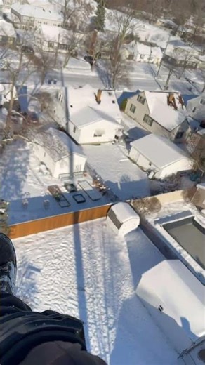 Tree crane removal.. Riding 120’.. tree climbing rigging.. 24 degrees 😬