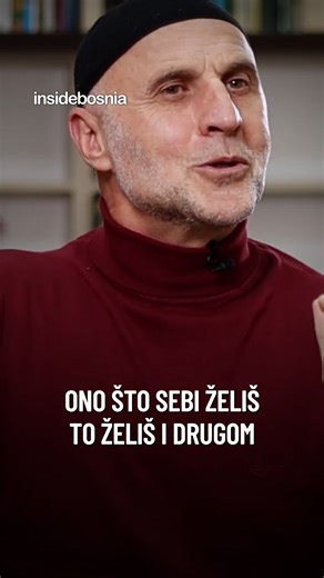Inside Bosnia on Instagram: "Najsretniji među svim ljudima je onaj ko najviše usrećuje ljude. Teško je definisati sreću, ali mi se svidjela definicija sreće od jednog ruskog pisca, koji kaže: "Sreća je tamo gdje tebe nema". Znači, čim tebe ima u onom smislu da ti ugađaš sebi zapostavljajući, zaboravljajući drugog, zaboravljajući ulogu koju si dobio, kako se nadaš da budeš sretan? Sreća je daleko od tebe. Dokle god čovjek ne ovlada svojim egom, on je nesretan. Makar sve ima oko sebe" - hafiz Sule
