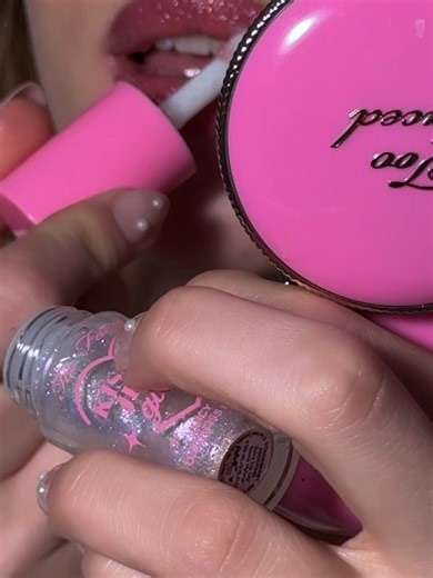 #toofaced #makeupartist #glowup #beautyhacks #tiktokdeutschland #bornthiswayconcealer #bornthisway #glowupmakeup #lipandcheek #toofacedcloudcrushlip #makeuplieb #makeupchallenge