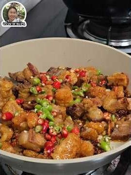 หมูกรอบคั่วพริกเกลือ หมูกรอบผัดพริกเกลือ