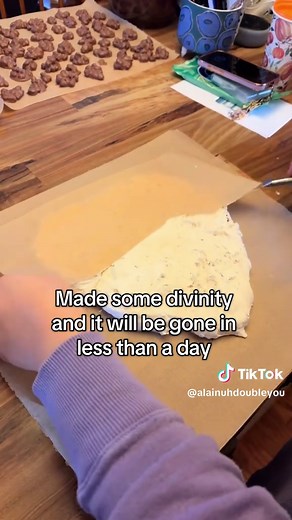 Delicious Holiday Candy Recipe: Homemade Divinity