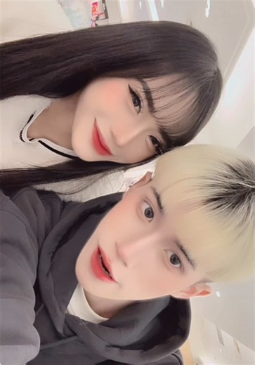 青春才幾年 我朋友占五年 沒見面時各自努力奮鬥提升自己 emo的時候互相安慰 見面時一起瘋一起鬧😻#fyp #03 #閨蜜