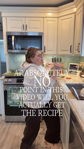This is normally what it’s like when I’m cooking in the kitchen. I can’t do a fully unedited version because then I will get marked for copyright so I have to break the song up. #cooking #dance