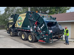 Groot Mack LR McNeilus Rear Loader Garbage Truck