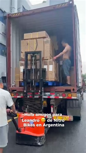 𝗡𝗜𝗧𝗥𝗢 𝗕𝗜𝗞𝗘𝗦 on Instagram: "✨ Desde China directo a Nitro Bikes 🚢 Las nuevas Ruedas Retrospec ya vienen en camino… y abrimos PREVENTA EXCLUSIVA 🔥 Stock limitado, asegurá la tuya antes de que lleguen 👇 👉 Comentá PREVENTA y te mandamos toda la info. . . #NitroBikes #Retrospec #Preventa #Ciclismo #MTB #Ruedas"