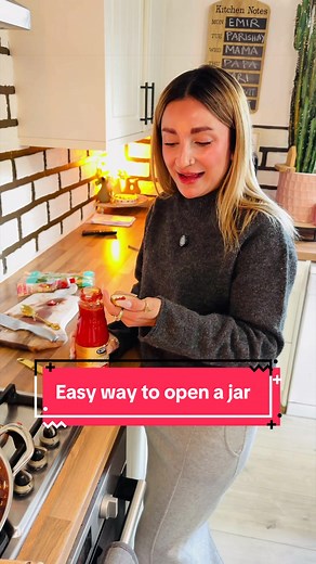 Easy Way to Open a Stubborn Jar