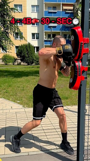 29K views · 3.8K reactions | Pads Boxing Workout壘 #boxing #boxingtraining #fitness #motivation #gym #boxingnews #boxingfamily #boxingworld #boxingdrills #boxingfans #fitnessexercises #boxingmotivation #workout #bodybuilding #streetworkout #calisthenics | Petr Scholl - Boxing & Fitness | Facebook