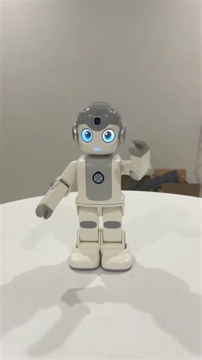 ✨ Meet Your Future Companion! Adorable Eyes Light Up Childhood Hearts — Smart Companion Robot ✨