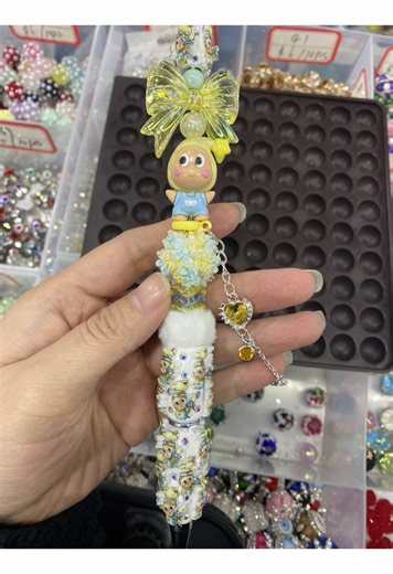 DIY Fancy Beaded Keychains for Creative Crafts