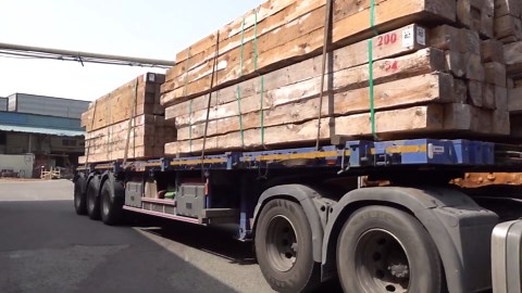 Craftsman Restores Large Saw Blade to Perfection