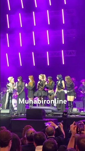 Manifest performed the song 'Bambaşka Biri' as a guest on Ajda Pekkan's stage.