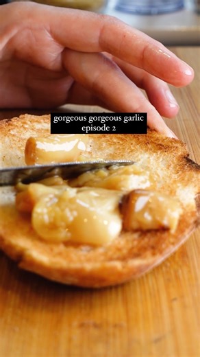 The most gorgeous gorgeous garlic has to be CONFIT GARLIC… 😍🧄 Find full recipe on poppycooks.com | Poppy Cooks