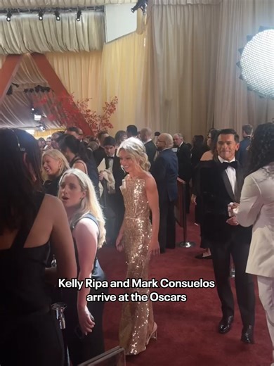 Kelly Ripa and Mark Consuelos: A Night at the Oscars