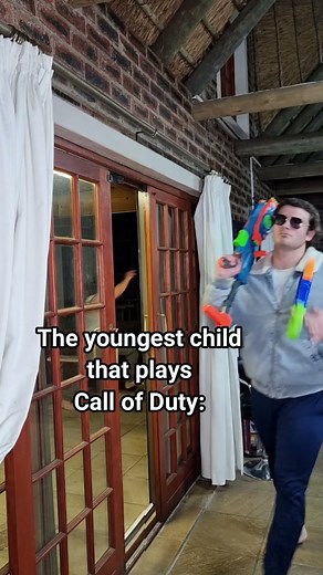 Zombie Apocalypse: Normal People VS Gamers.