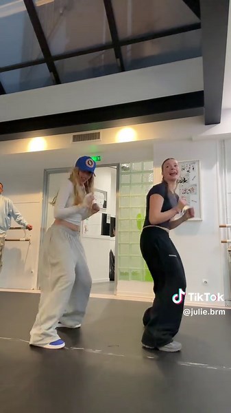 Hip Hop Dance Duo Performance Showcase