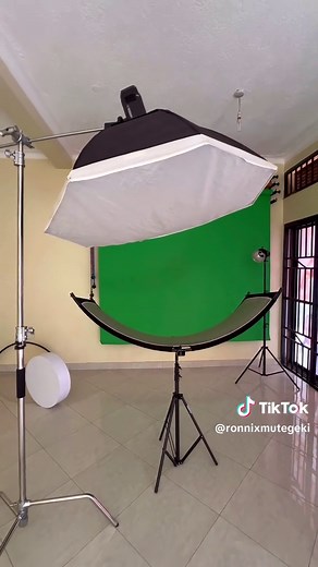 Simple 2 Light Setup for Perfect Headshots in Studio