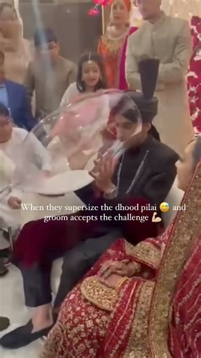 Never seen a dhood pilai rasam this CRAZY If you are confused by what’s going on here, this is a fun ceremony-prank played by bride’s cousins and friends (at some South Asian Muslim weddings) called Dhood Pilai…literally means Drink MilkThe bride’s side | Pisxes Photography