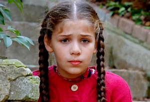 Elif odcinki 749, 750, 751, 752, 753 streszczenia - Cafer zmuszony jest oddać napastnikom Elif. Co będzie z dziewczynką?