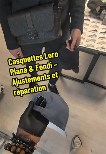 Un client nous a confié deux casquettes avec des problématiques différentes : ➡️ une casquette Loro Piana trop grande au niveau de l’attache arrière ➡️ une casquette Fendi avec un scratch arrière abîmé Chaque intervention demande une approche spécifique afin de préserver la forme, les finitions et l’identité de la pièce. Chez Yëre Design, nous privilégions des ajustements précis et réfléchis, toujours dans le respect des pièces haut de gamme. #YereDesign #LoroPiana #Fendi #Casquette #LuxuryCare