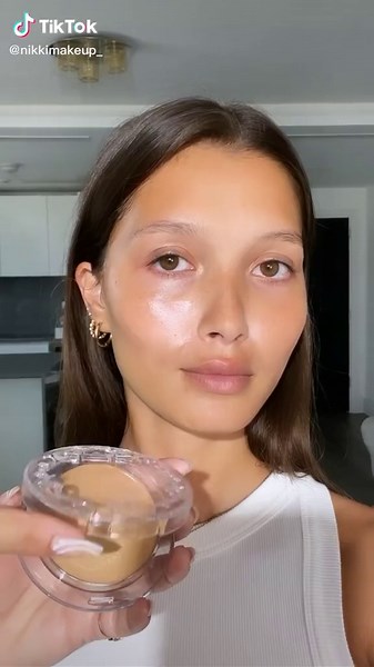 Spooky Season Dress Up Ideas | Nikki Makeup Delilah Deluxe Burlesque