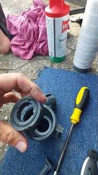 Drain valve on motorhome is stuck - a solution in 2 minutes, remove and clean instead of replacing.