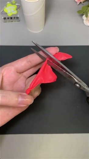 Homemade New Year's fireworks. The New Year is here. Use paper tubes to make a simple and fun Ne