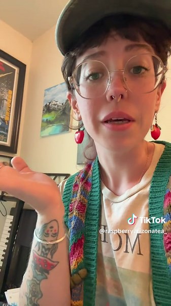 Cancel your streaming services!! Support physical media!! Would anyone be interested in library movie reviews? Eh? CinemaTrash on Letterboxd #movies #physicalmedia #movietok #library #netflix