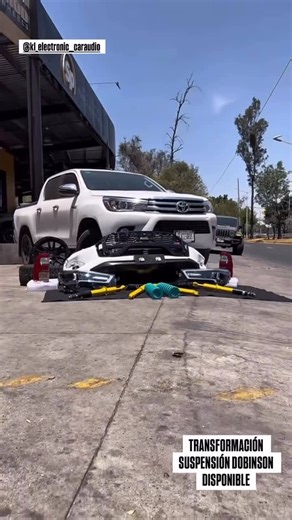 KL Electrónic on Instagram: "🔥🚘 TRANSFORMACIÓN COMPLETA + SUSPENSIÓN DOBINSON PARA HILUX/REVO 🚘🔥 Lleva tu Toyota a un nivel superior: Frente actualizado, detalles premium, acabado fino y suspensión Dobinson para mayor altura, estabilidad y presencia. Un look más agresivo, más moderno y un manejo totalmente mejorado. Trabajo profesional, estilo impecable y resultados de alto nivel. 📍 Transformación + Instalación disponible 🚚 Envíos a todo Panamá #Dobinson #DobinsonSuspension #Hilux #Revo #T
