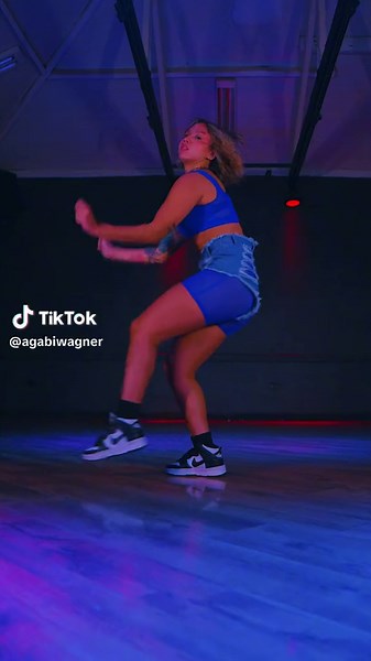 Tô morando nessa coreografia que fizemos aaa @VIINOLLI 💙 @woopzdancecenter #funk #coreografia #dc