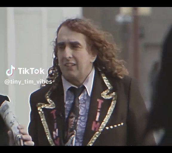 Tiny Tim y Elvis Presley: Edición de 'Can't Help Falling in Love'
