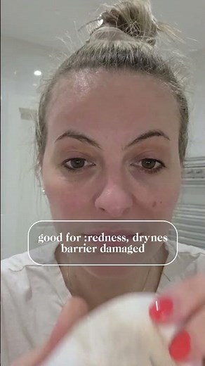 Gentle Makeup Removal with La Roche-Posay Toleriane Cleanser 🤍