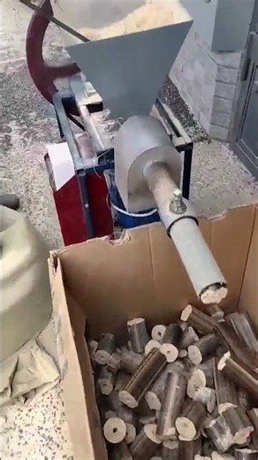 High-Density Sawdust Briquettes Production Process | Briquetting Machine