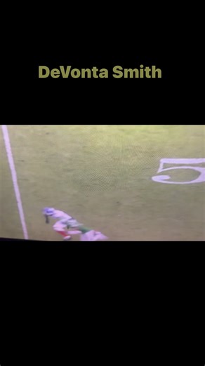 New York Giants Eagles DeVonta Smith with 6 yards of separation. Can't do any better than this #FlyEaglesFly The Heisman Trophy #Bama #BaldysBreakdowns | Brian Baldinger