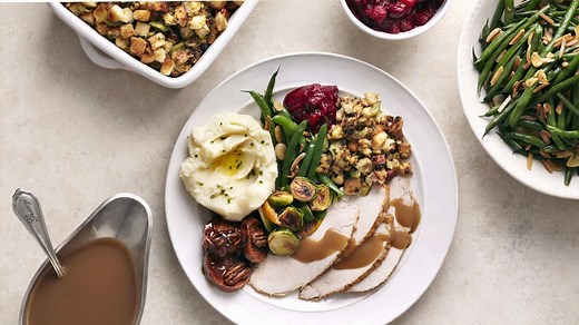 9 Essential Thanksgiving Food Safety Rules (Including the Best Way to Reheat Leftovers)