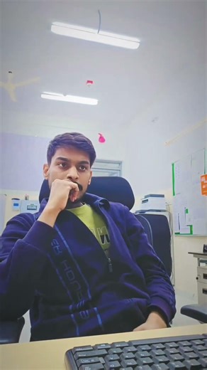 Bhai aapke office me to bhut pressure hota hoga na 😅😅 #trendingreels #viral #funnymemes😂 #official