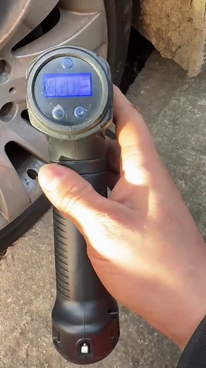 Cordless Air Pump: Free Tire Inflation Solution