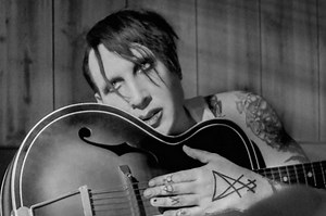 MARILYN MANSON Releases Cover Version Of THE DOORS Classic 'The End'