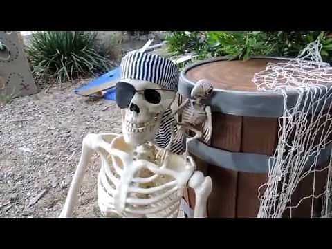 Easy Pirate Barrel Halloween Prop