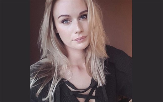 【伊莎贝尔ASMR】双倍亲吻，两个美美的伊莎贝尔轮流温柔地kiss你！