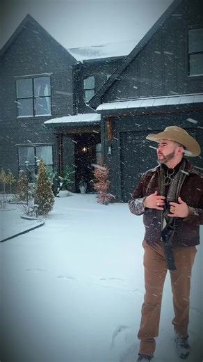 🦁ELQUERUBIN2024 (@querubinleon2024)’s videos with Esa Mujer (Marraneo Time T2) [Acústico En Vivo 2023] - Bronco