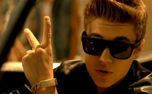 MV/高清 仿佛就像是在女友耳边轻声细语的男友（贾斯汀·比伯）Boyfriend - Justin Bieber