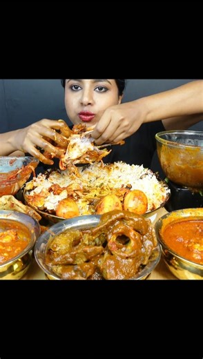 ASMR: eating rice with chicken curry 🐔👌👌😋😋 #asmr #trendingshorts #viralshort #shorts