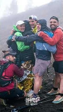 Cinco corredores dejaron de competir en la Transvulcania para salvar a un atleta con hipotermia