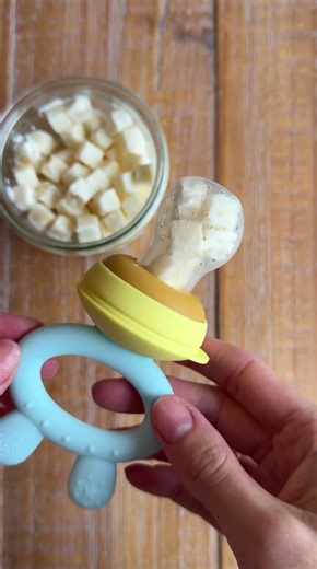 Favorite teething hacks welcome in the comments! BANANA SKYR TEETHING BITES 1/2 cup full fat Skyr or Greek yogurt 1/2 a banana Mash until smooth and add to your mold of choice. I like these little ice cube trays because I can lightly thaw them and give them to him for a snack too! Hope this helps your baby! #teethingbaby #babyfoodideas #healthysnacking #babyledweaningideas #babyfoodrecipes