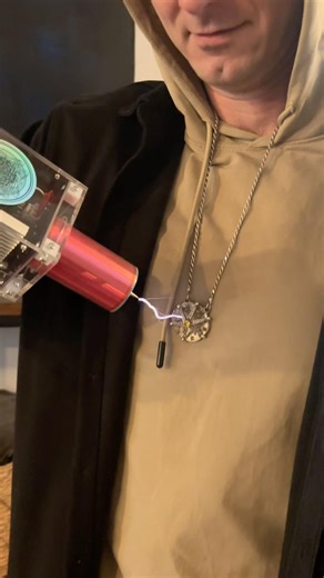 Mister Marvray seeing the #Scalar #Plasma Projector for the first time @the‪@theblackairbender‬