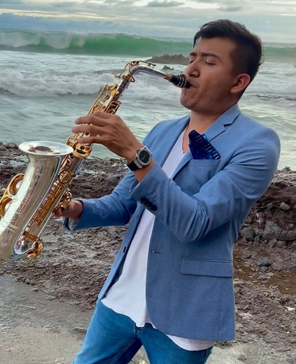 1.4M views · 69K reactions | La Cancion MAS hermosa de Juan Gabriel  | AU Music Sax/ Ausencio Juárez | Facebook